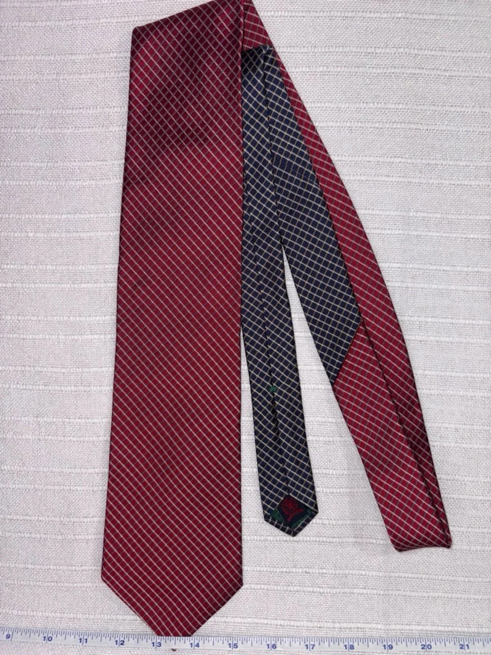 RARE Vintage Tommy Hilfiger Silk Tie 90s Lion Crest Logo Red Navy Diamond Prep